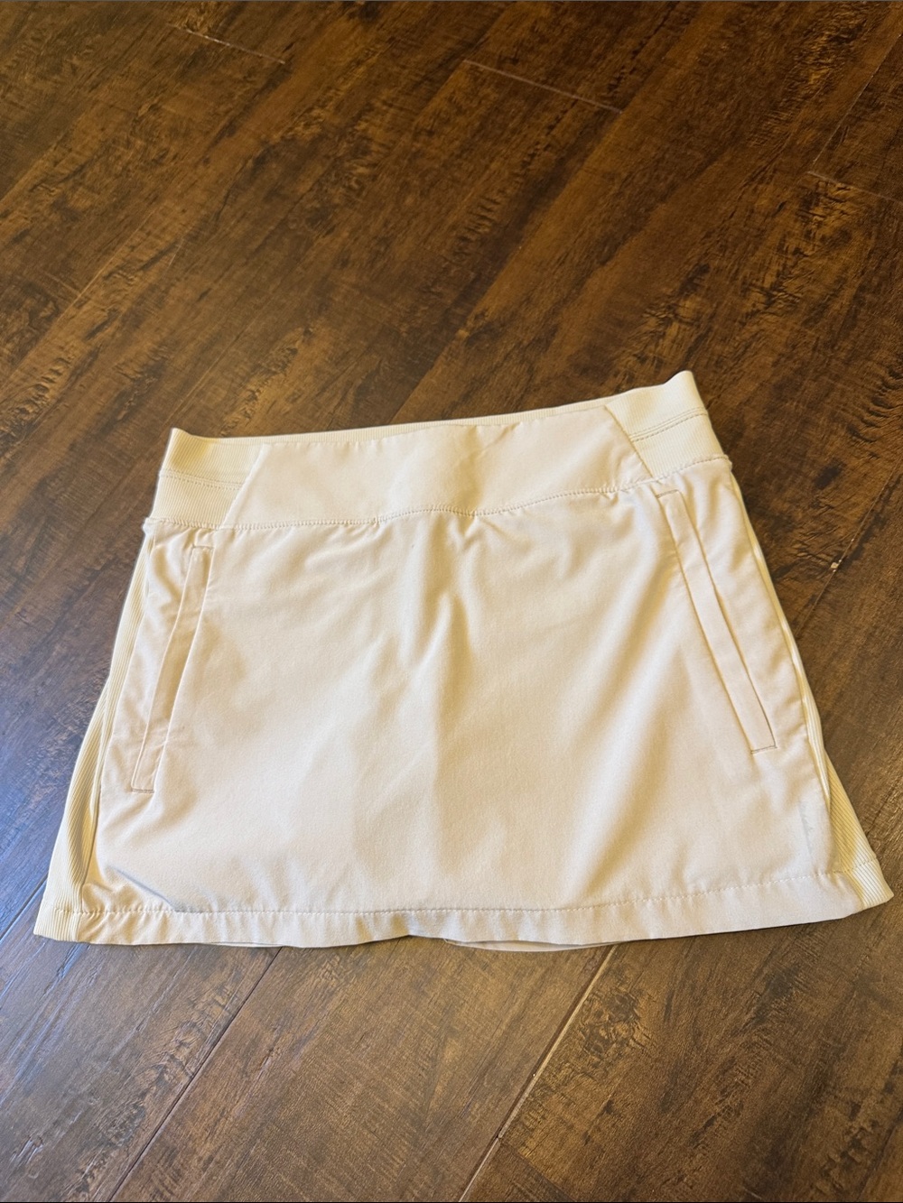 Athleta Cream Skort sz 4